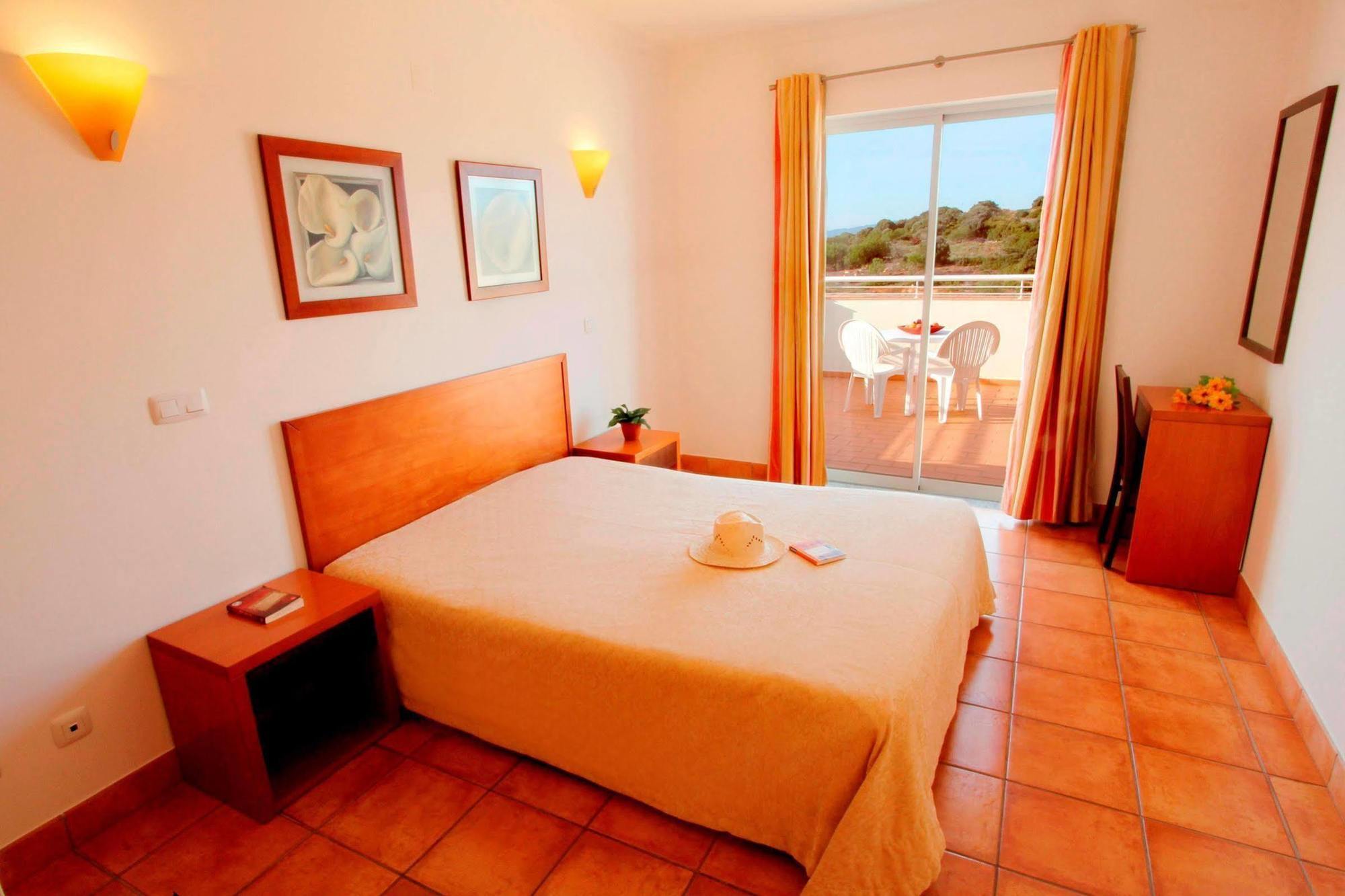 Vila Mos - Beach Resort Lagos Ruang foto